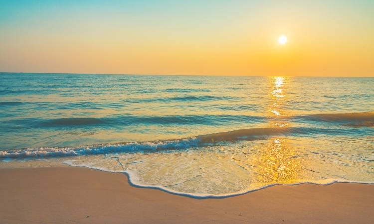 Berburu Sunrise Di Pantai Bali Jelajah